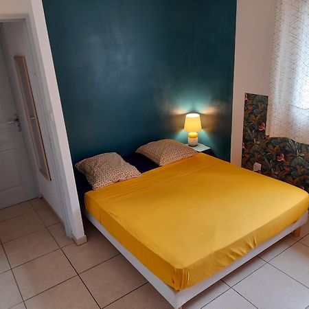Appartement T3 Proche Aeroport Et Nordev Sainte-Clotilde Exterior foto